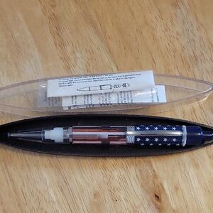 Patriotic Pen with Stars and Stripes...w/ light NIB
